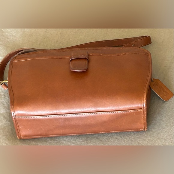 COACH Vintage ‘92 Brighton Crossbody Bag in British Tan - Picture 8 of 16
